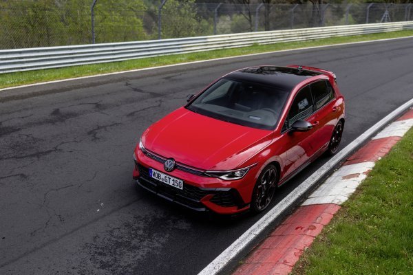 Volkswagen Golf GTI Edition 50 (na slici model gotovo spreman za proizvodnju)