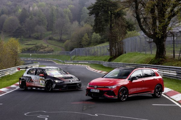 Volkswagen Golf GTI Clubsport 24h i Golf GTI Edition 50