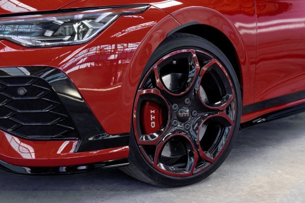 Volkswagen Golf GTI Edition 50 (na slici model gotovo spreman za proizvodnju)