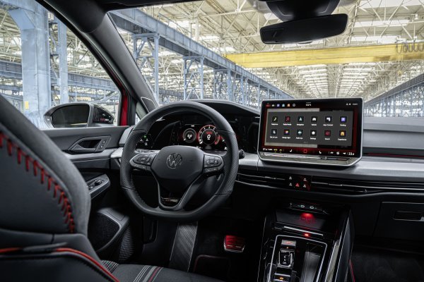 Volkswagen Golf GTI Edition 50 (na slici model gotovo spreman za proizvodnju)