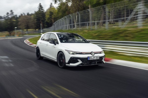 Volkswagen Golf GTI Edition 50 (na slici model gotovo spreman za proizvodnju)