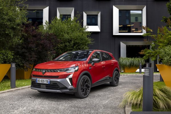 Renault Symbioz full hybrid E-Tech - Esprit Alpine - Flame Red crvena