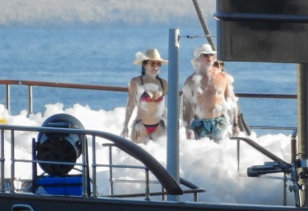 Pjena party Lauren Sanchez i Jeffa Bezosa