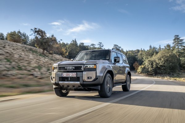 Toyota Land Cruiser Hybrid 48V