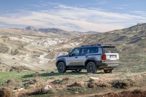 Toyota Land Cruiser Hybrid 48V