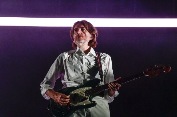Nicolas Godin podsjetio je na koga se Thom Yorke ugleda kad svira bas u The Smileu