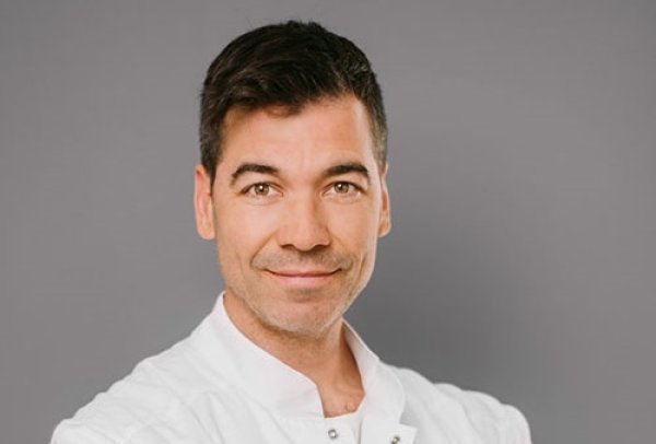 Dr. Domagoj Perković