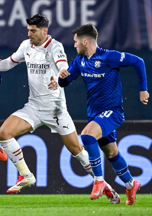 Alvaro Morata AC Milan i Martin Baturina NK Dinamo