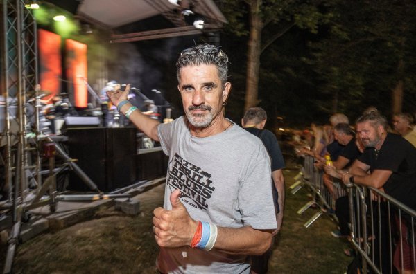 Umjetnički direktor festivala ujedno je ključno ime blues scene u regiji te suosnivač benda Daleka obala