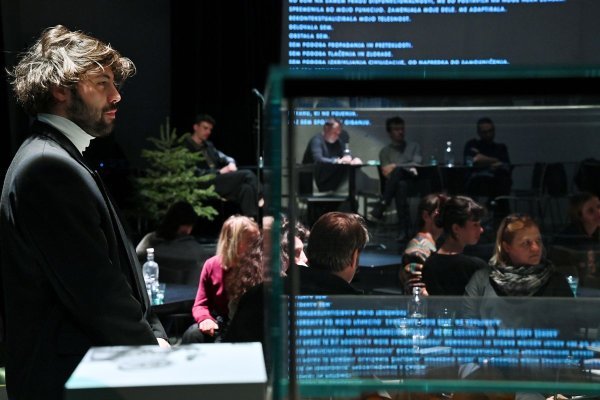 GIBANJE_arhiv_LowRes©PeterUhan_041