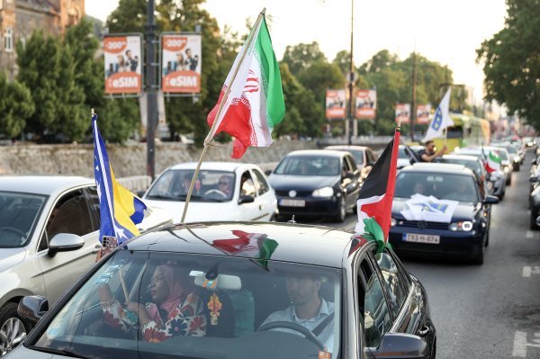 Prosvjedna vožnja automobila u znak podrške otporu Irana i Palestine