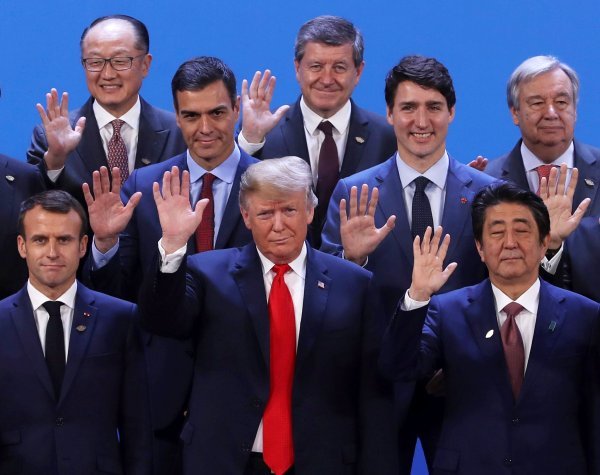 Pedro Sanchez smiješi se malo manje kiselo od Trumpa