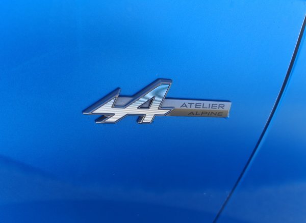 Renault Rafale atelier Alpine E-Tech plug-in hybrid 4x4 300