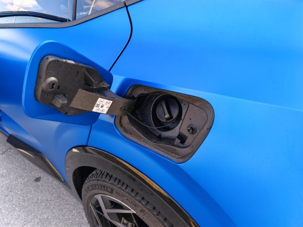 Renault Rafale atelier Alpine E-Tech plug-in hybrid 4x4 300