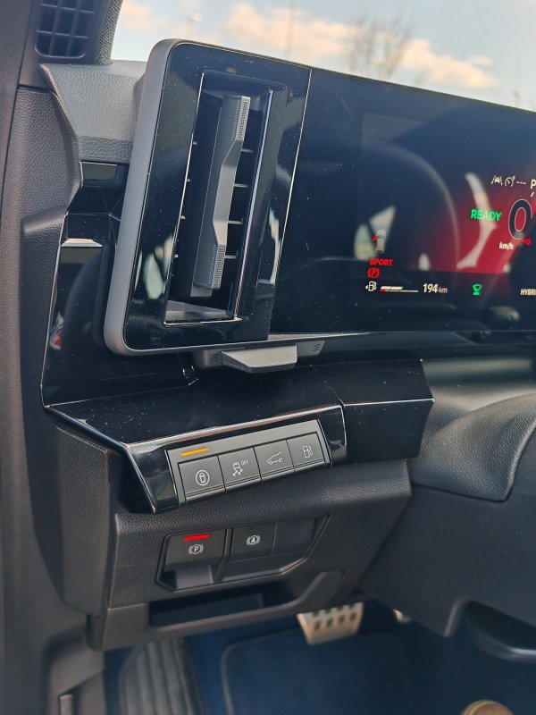 Renault Rafale atelier Alpine E-Tech plug-in hybrid 4x4 300