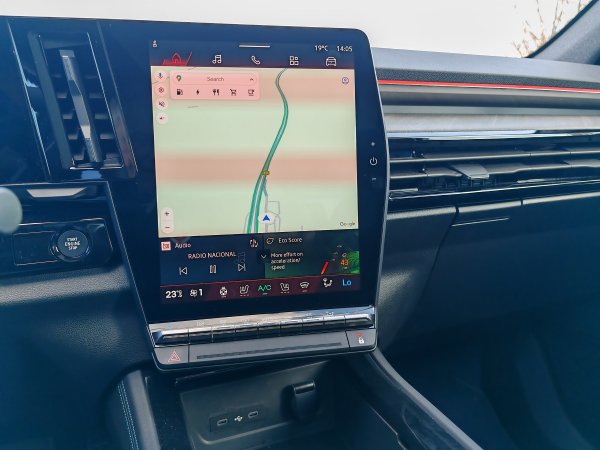 Renault Rafale atelier Alpine E-Tech plug-in hybrid 4x4 300