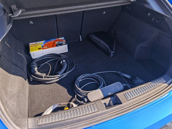 Renault Rafale atelier Alpine E-Tech plug-in hybrid 4x4 300