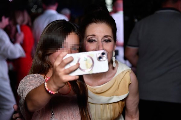 Doris Dragović poput magneta: Svi su htjeli fotografiju sa splitskom divom