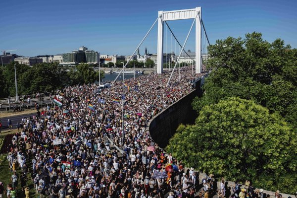 Stotine tisuća ljudi na budimpeštanskom Prideu