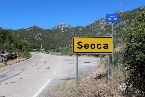 Mladiću koji je traktorom ubio očuha jednomjesečni pritvor