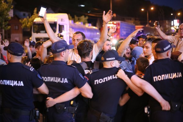 U Novom Pazaru došlo je do sukoba građana i policije