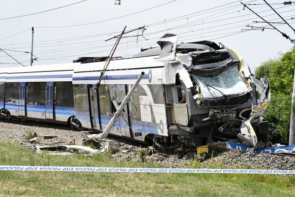 Stigli novi detalji teške željezničke nesreće: U naletu vlaka poginuo vozač kamiona