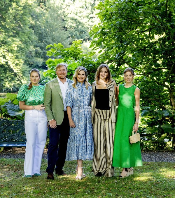 Kraljica Maxima, kralj Willem-Alexander princeze Amalia, Alexia i Ariane
