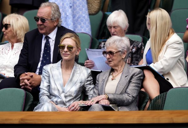Cate Blanchett u pratnji mame na Wimbledonu