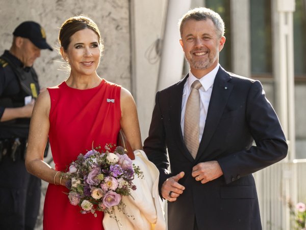 Kraljica Mary hitno odvezena s javnog pojavljivanja; bol je bila prejaka