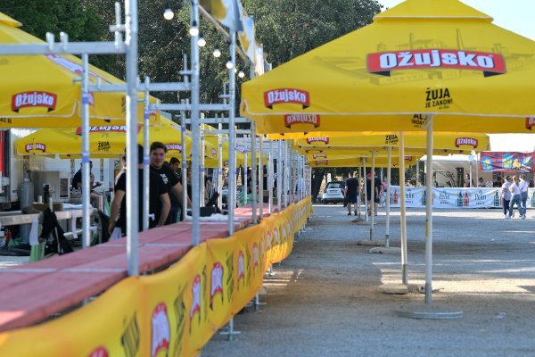 Slaba posjećenost štandova na istočnoj strani Thompsonove Fan zone