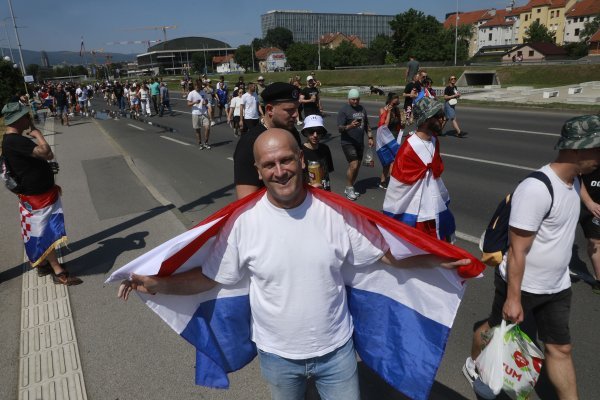 Ivica Kukavica na putu na Thompsonov koncert
