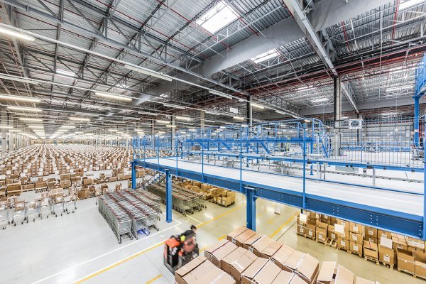 Logistički centar Zare
