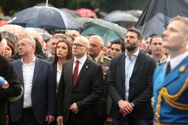 Dušan Bajatović s bivšim srpskim premijerom Milošem Vučevićem i beogradskim gradonačelnikom Aleksandrom Šapićem