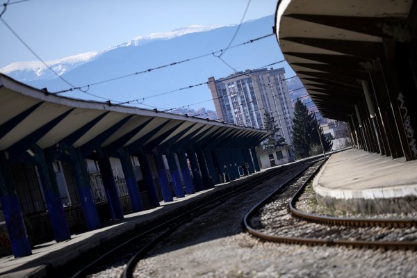 Željeznički promet u BiH je gotovo isključivo teretni, a infrastruktura je loša
