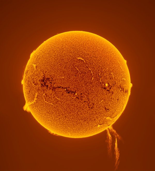 Kategorija Sunce: 500,000-km Solar Prominence Eruption