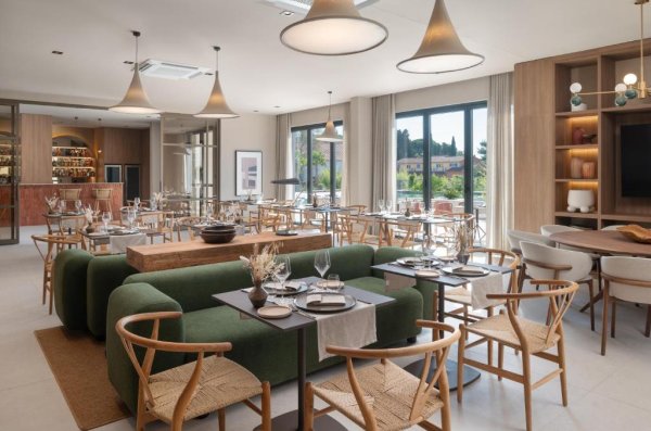 Molum Hotel & Residences
