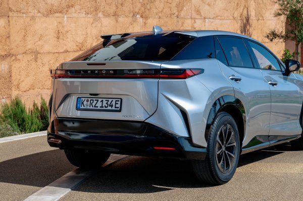 Lexus RZ 350e
