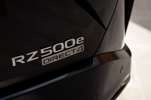 RZ 500e Luxury Graphite Black