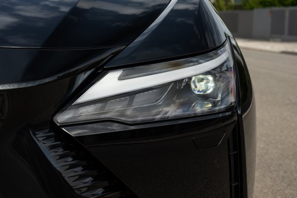 RZ 500e Luxury Graphite Black