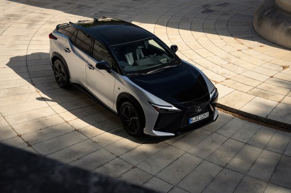 Lexus RZ 550e F SPORT Sonic Platinum