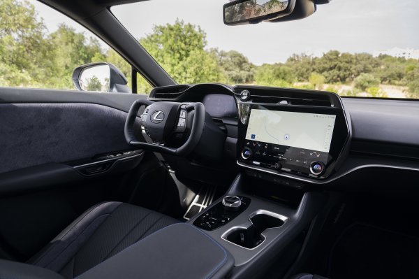 Lexus RZ 550e F SPORT Sonic Platinum