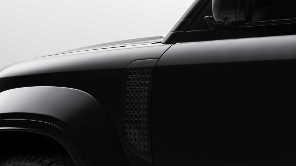Defender OCTA Black
