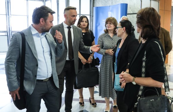 Sindikati se nisu uspjeli dogovriti s Vladom, nastavak pregovora u rujnu