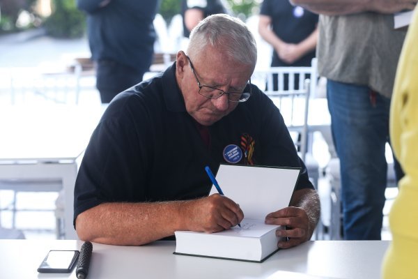 Promocija knjige Vojislava Šešelja u Beogradu