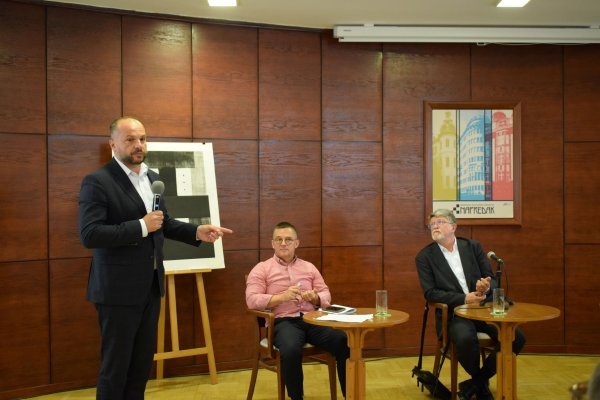 Siniša Hajdaš Dončić, Tvrtko Jakovina i Tonino Picula
