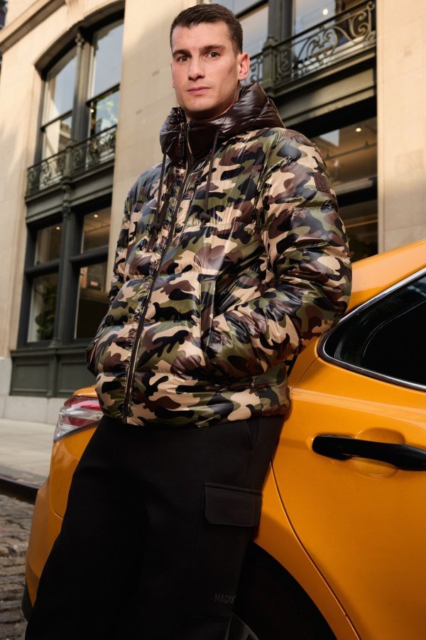 Dominik Livaković za Mackage