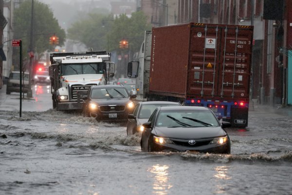 Dvije osobe poginule u poplavama u New Jerseyju
