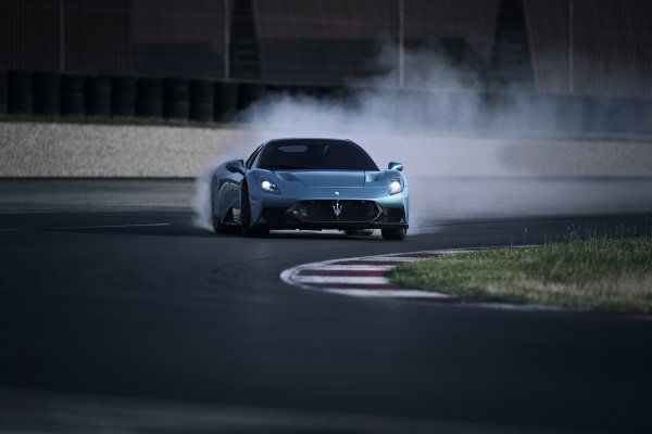 Maserati MCPURA Cielo