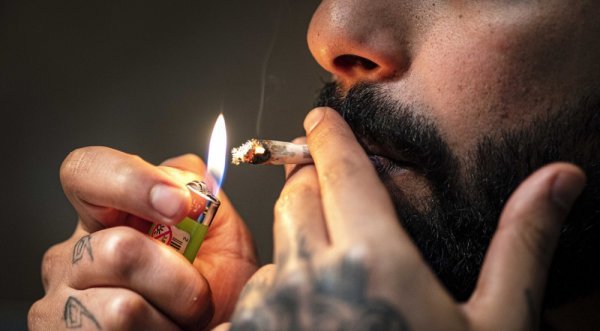 Marihuana u rekreativne svrhe i dalje je ilegalna u nekim zemljama, iako se tolerira