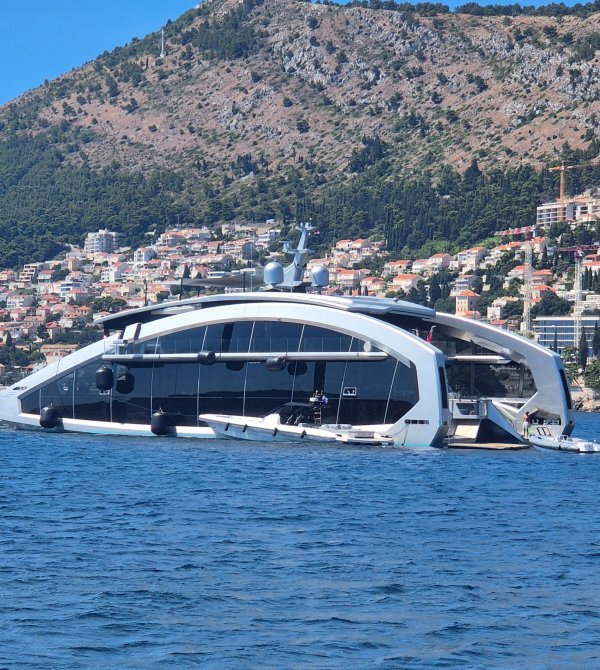 Superjahta budućnosti usidrila se kod Dubrovnika: Za 350.000 eura tjedno i vi možete ploviti na njoj